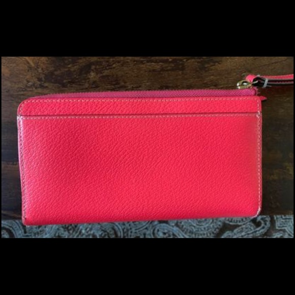 Kate Spade Wristlet wallet - Picture 2 of 8